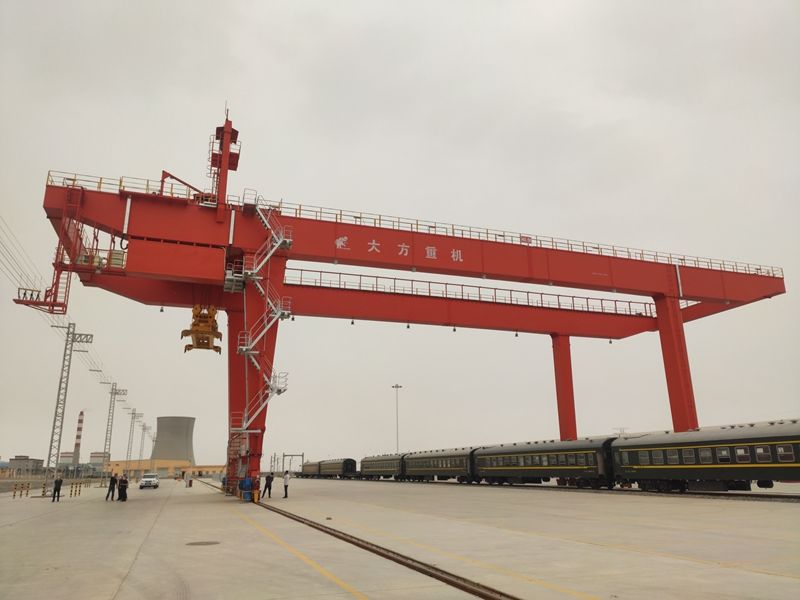 Xinjiang Kunlun Iron and Steel Co., Ltd. -- container gantry crane