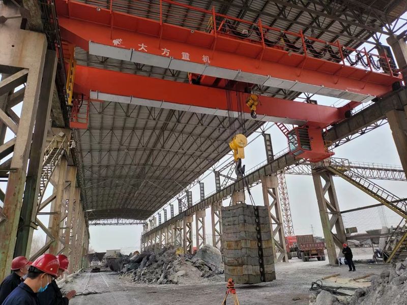 MCC Huatian - YZ125t Casting Crane