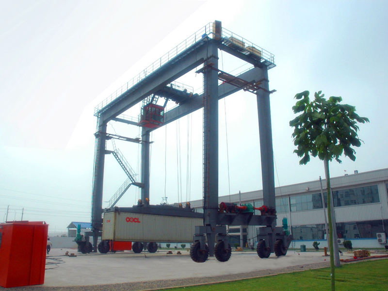 Rubber tired container gantry crane